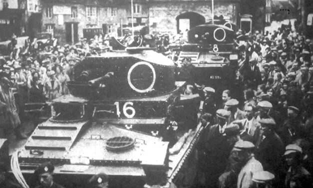 Tanks on Market Place, Oundle (1937)