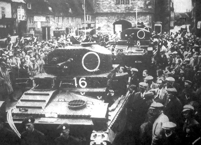 Tanks on Market Place, Oundle (1937)