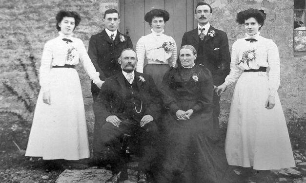 Victorian Oundle Family